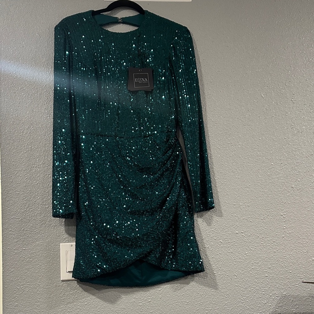 Mac Duggal Emerald Sequin Long Sleeve Dress